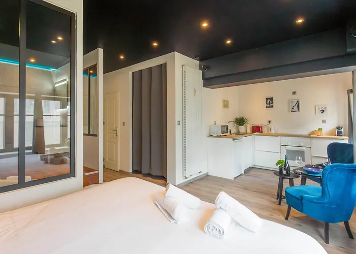 Balneo Arquebuse Au Coeur De アパート