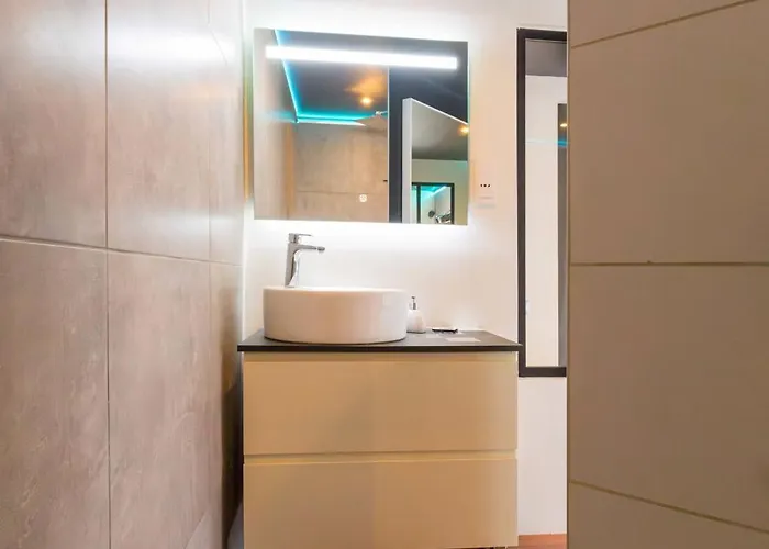 Balneo Arquebuse Au Coeur De * ディジョン